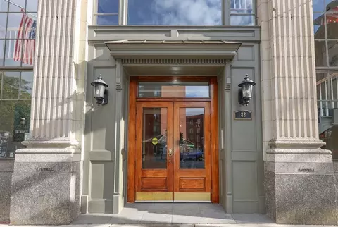88 Prescott St #1, Lowell, MA 01852