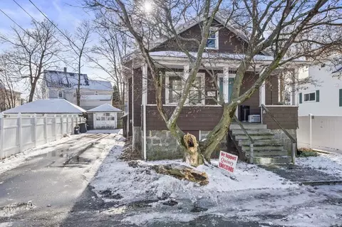66 Town Hill St, Quincy, MA 02169