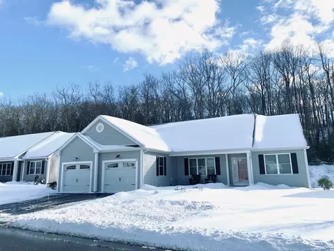 13 Cobbett Ln #7, Hollis, NH 03049
