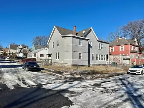 3 Dunfey St, Lowell, MA 01854