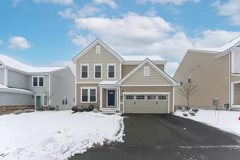 18 Magnolia Dr, Hopkinton, MA 01748