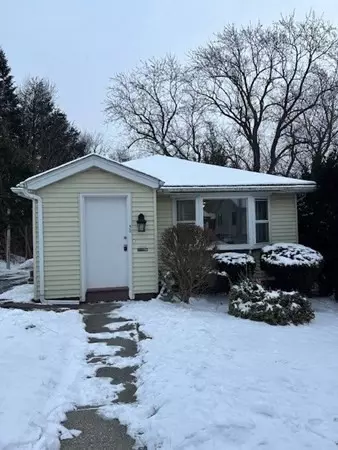 38 Dell Ave, Worcester, MA 01604