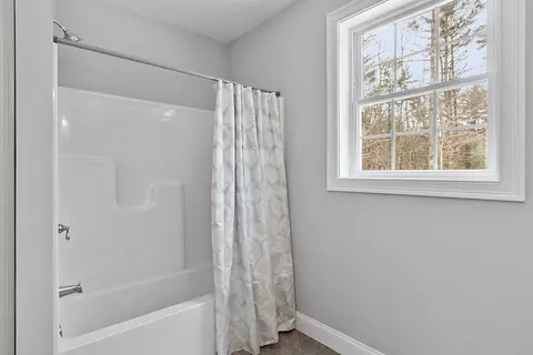 Bath - 155 Tuckerman Rd, Ashburnham, MA 01430 photo 3 of 4