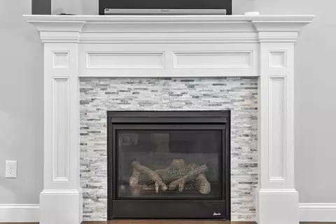 Living - 155 Tuckerman Rd, Ashburnham, MA 01430 photo 2 of 4