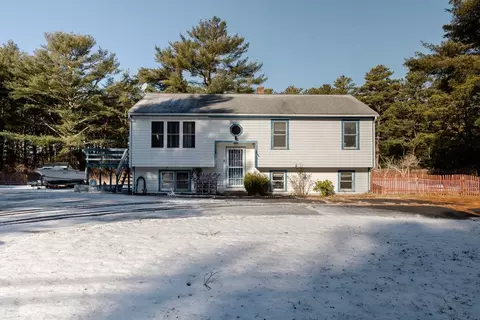 136 Charge Pond Rd, Wareham, MA 02571