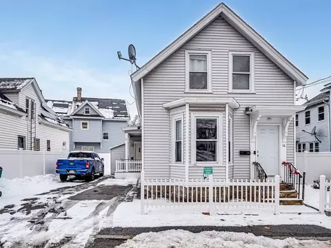16 Barclay St, Lowell, MA 01851
