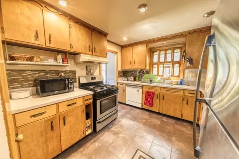 7 Marion St, Randolph, MA 02368