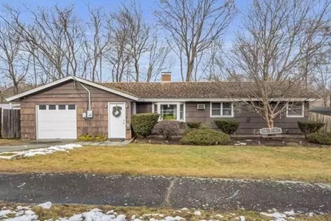 45 Reed Rd, Peabody, MA 01960
