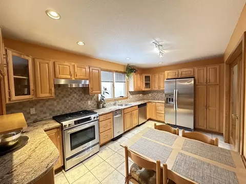 63 Gates Ave, Springfield, MA 01118 photo 9