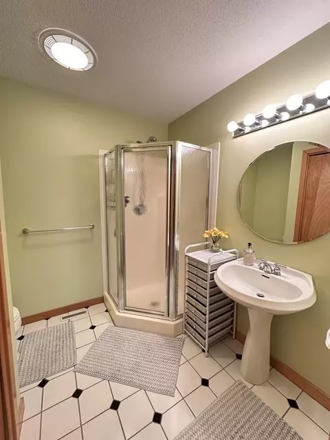 63 Gates Ave, Springfield, MA 01118 photo 26