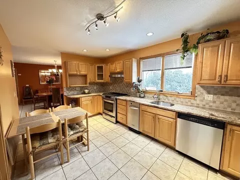 63 Gates Ave, Springfield, MA 01118 photo 10