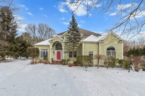 40 Old Stable Dr, Mansfield, MA 02048