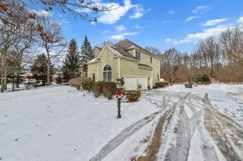 40 Old Stable Dr, Mansfield, MA 02048 photo 3