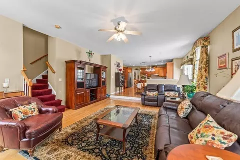40 Old Stable Dr, Mansfield, MA 02048 photo 12