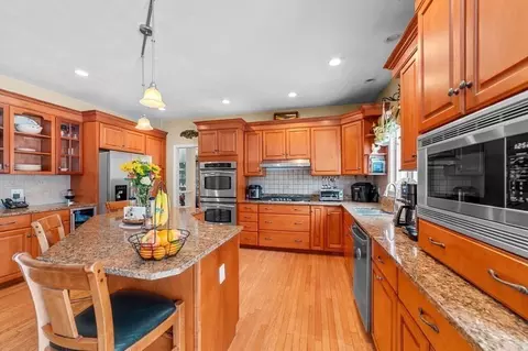 40 Old Stable Dr, Mansfield, MA 02048 photo 6