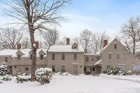 6 Wintergreen Ct #6, Lunenburg, MA 01462
