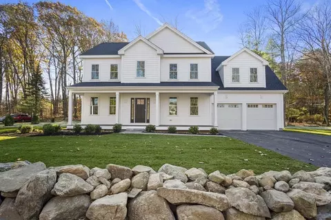 66 School St, Shrewsbury, MA 01545