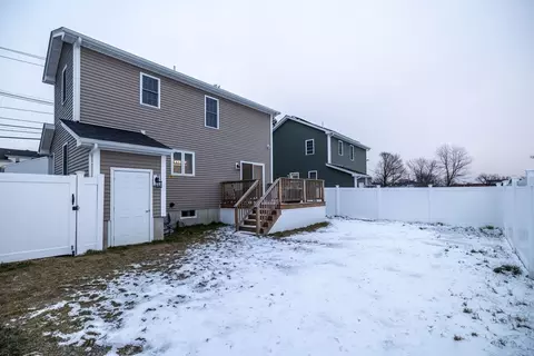 903 Dwelly St, Fall River, MA 02724 photo 4