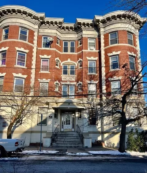 20 Huss Ct #401, Lynn, MA 01905