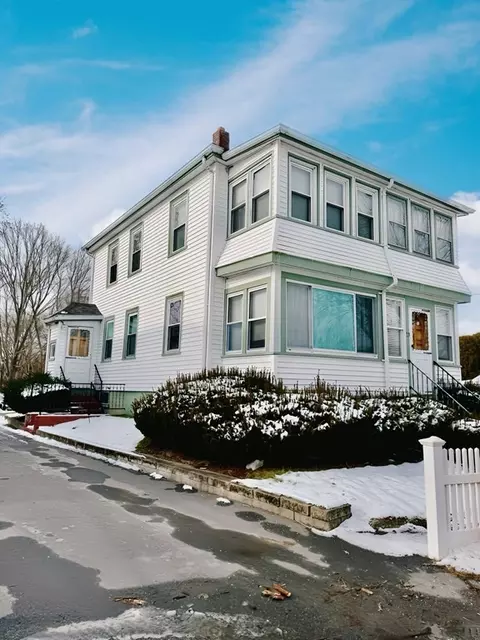 11 Oconnor St, Taunton, MA 02718