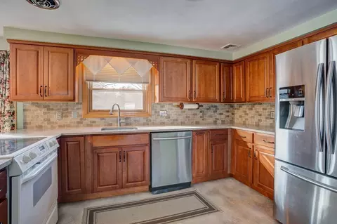 15 Longview Ave, Ware, MA 01082 photo 8