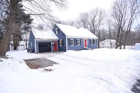 52 Sunset Rd, Gardner, MA 01440