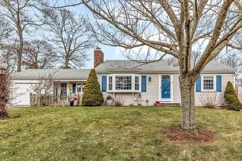 16 Hamblin Hill Rd, Yarmouth, MA 02675