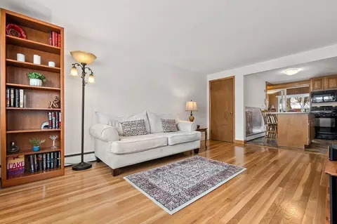 56 Longmeadow Rd, Beverly, MA 01915 photo 3