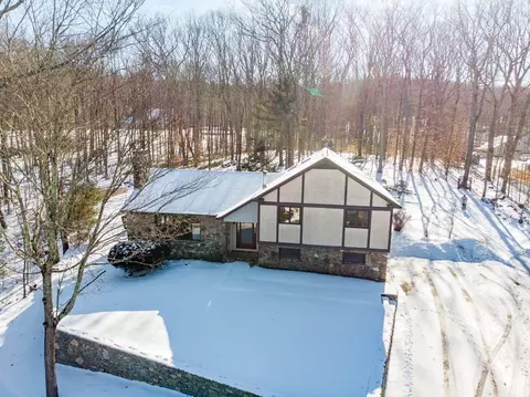 25 Laurel Ln, Spencer, MA 01562