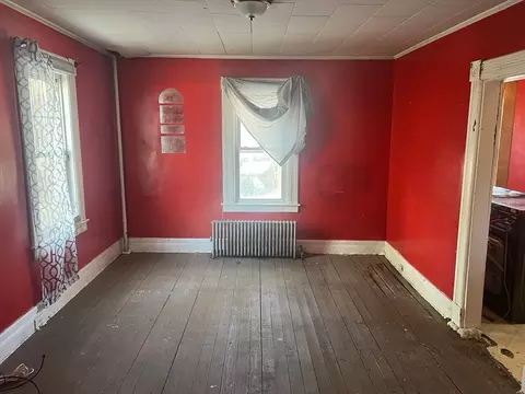 126 Benton St, Springfield, MA 01109 photo 5