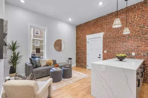 152 Marion St #2, Boston, MA 02128