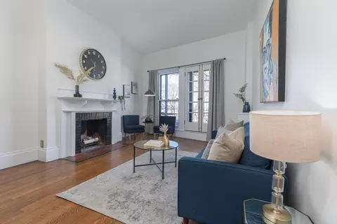 112 Pinckney St #16, Boston, MA 02114