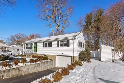 16 Summer St, Bedford, MA 01730