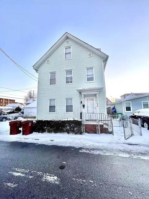 51 Floyd St, Lowell, MA 01852