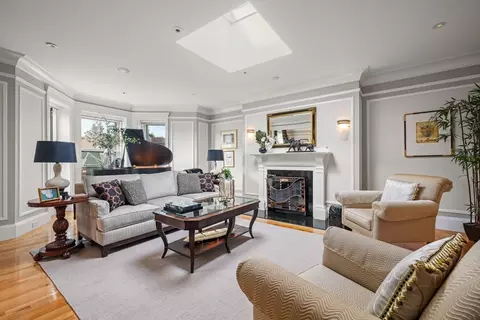 192 Marlborough St #2, Boston, MA 02116