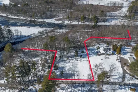 65 Barton Rd, Stow, MA 01775