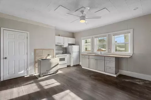 4 Canonicus St, Fall River, MA 02723 photo 4