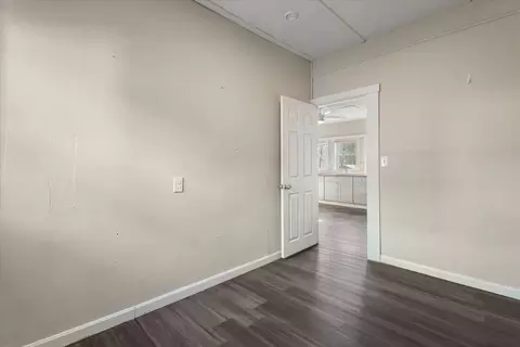 4 Canonicus St, Fall River, MA 02723 photo 11