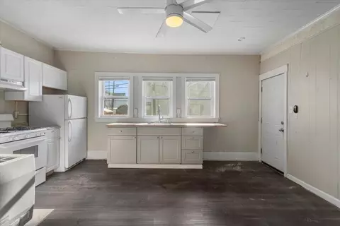 4 Canonicus St, Fall River, MA 02723 photo 5