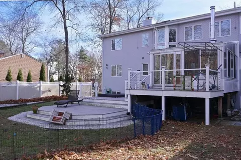 22 Hickory Dr, Worcester, MA 01609 photo 2