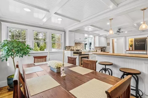 217 Phinneys Ln, Barnstable, MA 02632