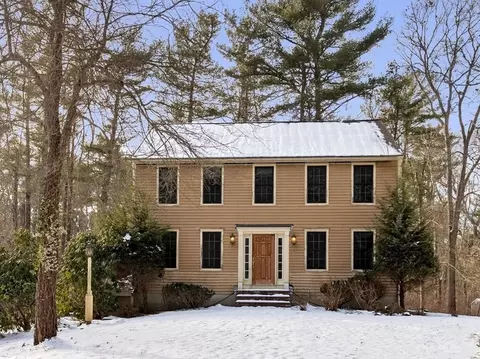 30 Woodland Dr, Bridgewater, MA 02324