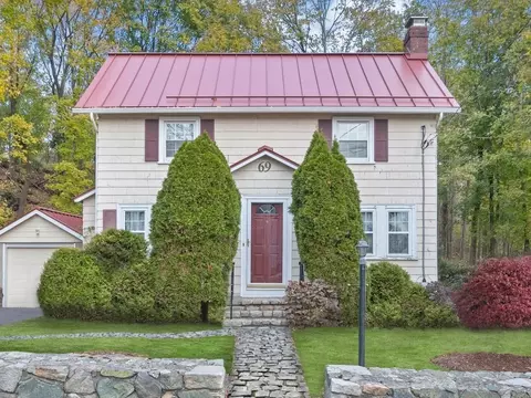 69 Trapelo Rd, Waltham, MA 02452