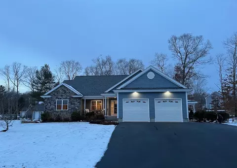 112 Keiths Cir, Swansea, MA 02777