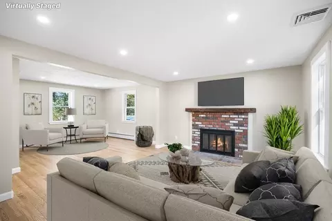 15 Harvard Dr, Plymouth, MA 02360