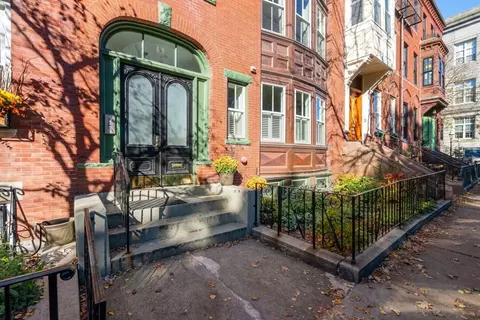 33 Monument Sq #1, Boston, MA 02129