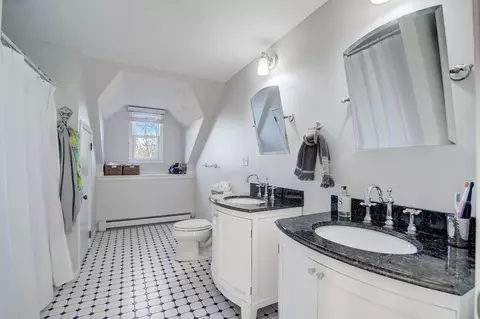 Bath - 187 Union St, Hingham, MA 02043 photo 2 of 2