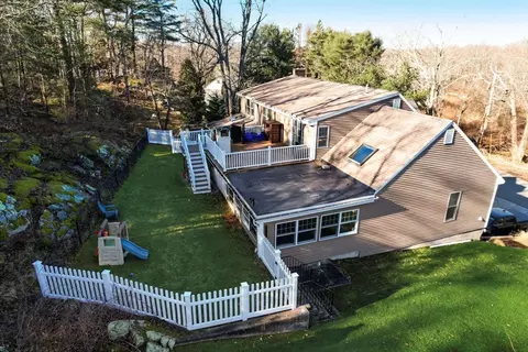 Exterior - 187 Union St, Hingham, MA 02043 photo 3 of 3