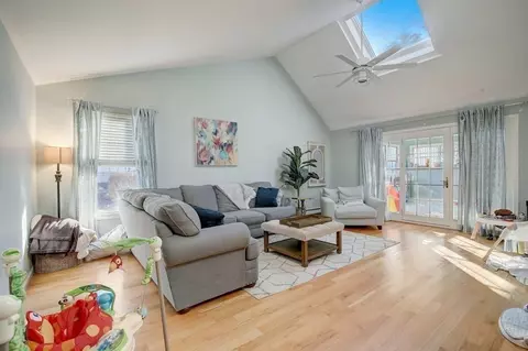 Living - 187 Union St, Hingham, MA 02043 photo 1 of 4