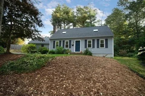 7 Hunters Trl, Sandwich, MA 02563